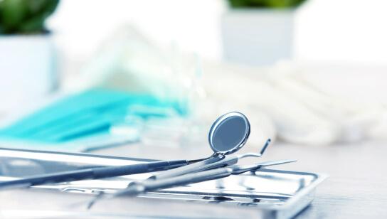 術中、術後の出血リスクが低い